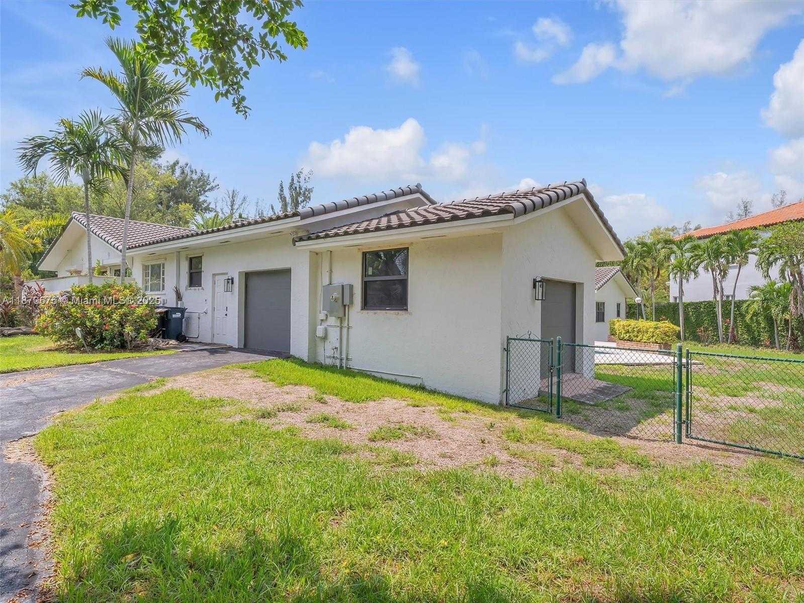 Small Image of 5901 SOUTH WEST 136TH ST, Pinecrest Number 55
