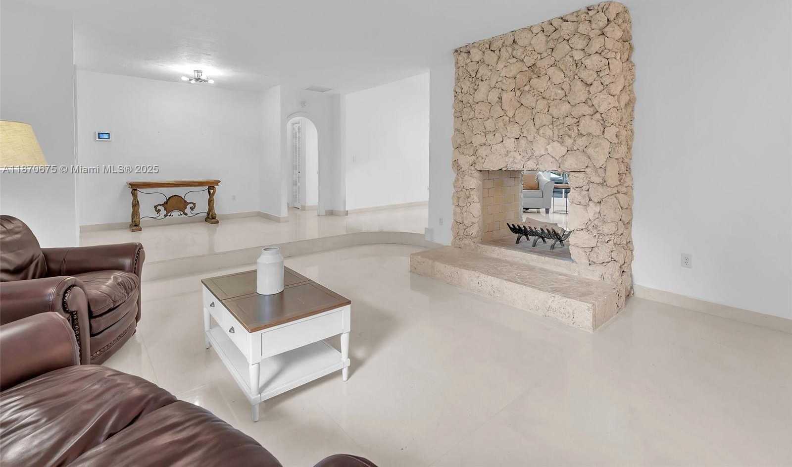 Small Image of 5901 SOUTH WEST 136TH ST, Pinecrest Number 8