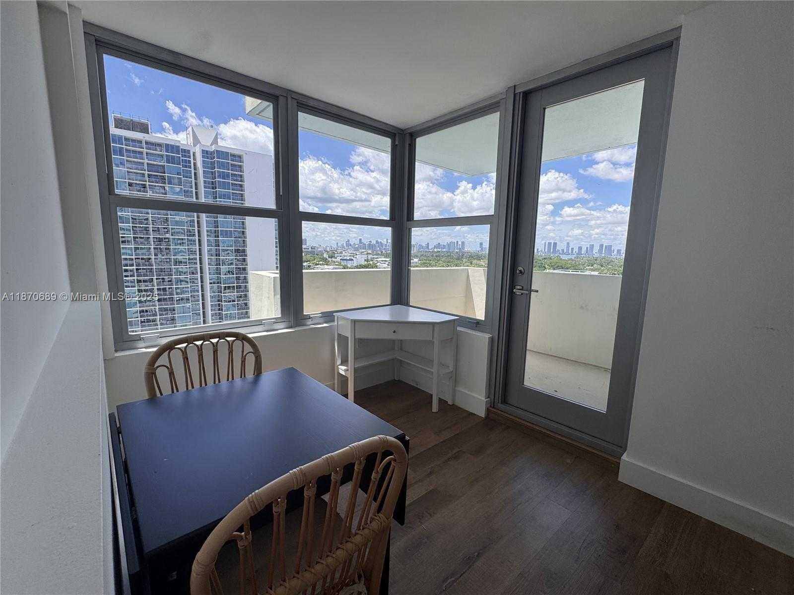 Small Image of 2899 COLLINS AVE #1526, Miami Beach Number 2