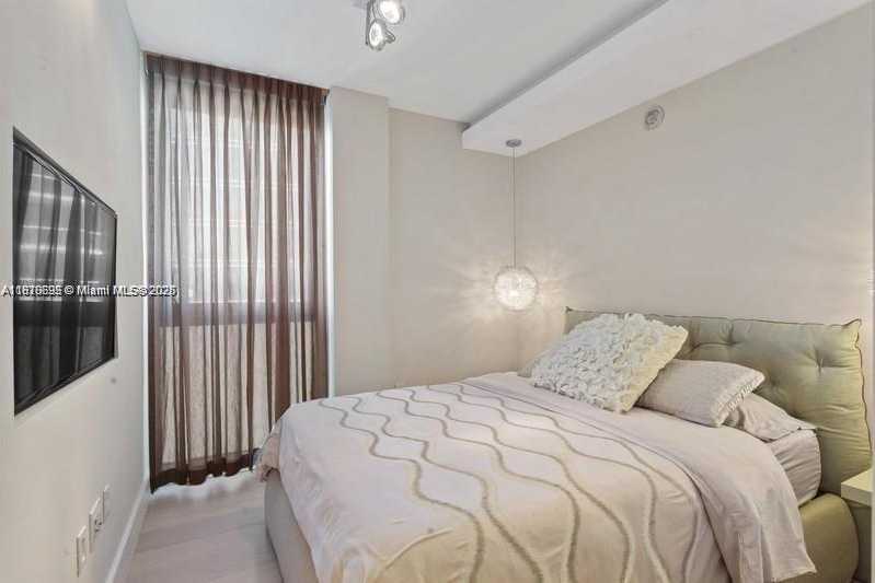 Small Image of 17001 COLLINS AVE #908, Sunny Isles Beach Number 13