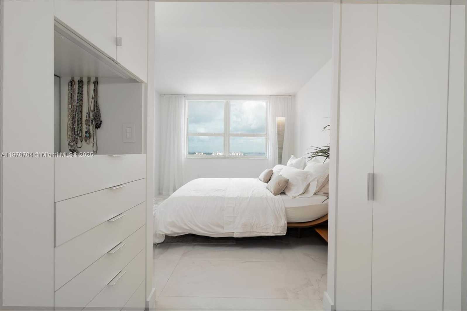 Small Image of 90 ALTON RD #1702, Miami Beach Number 13