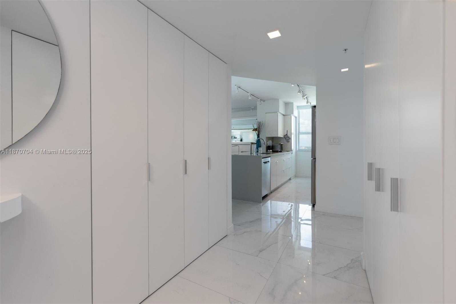 Small Image of 90 ALTON RD #1702, Miami Beach Number 8