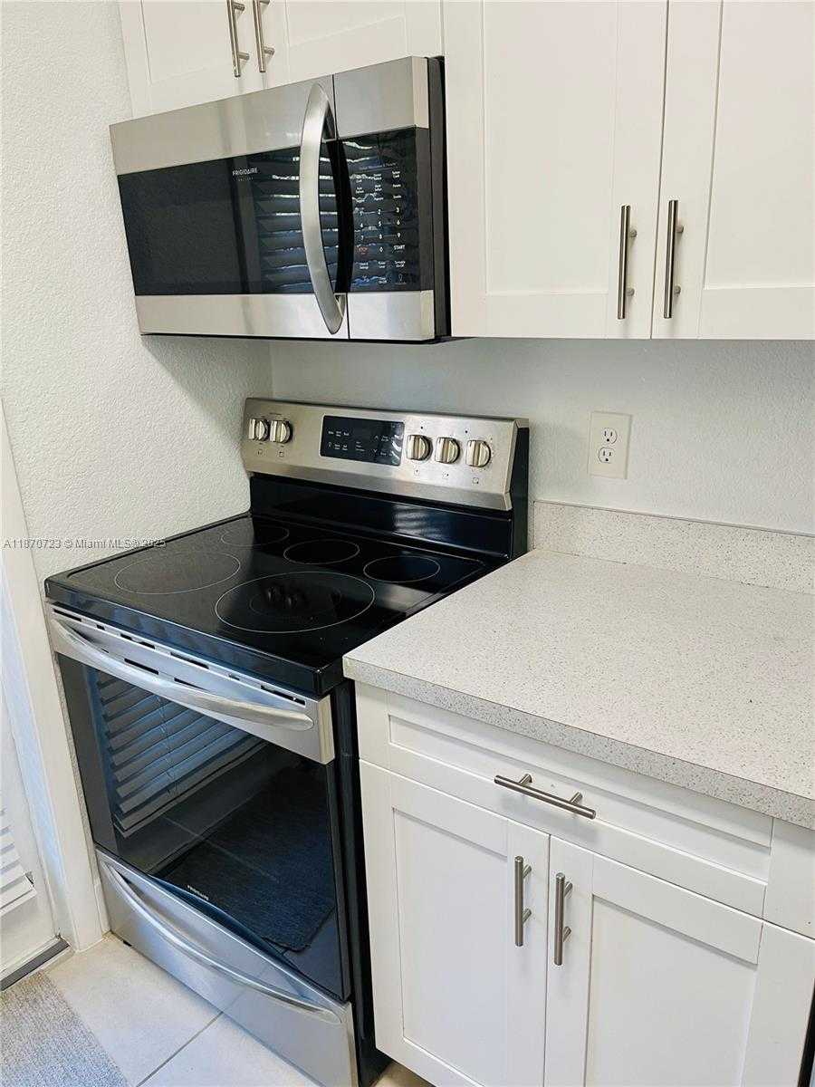 Small Image of 35 EDGEWATER DR #103, Coral Gables Number 18