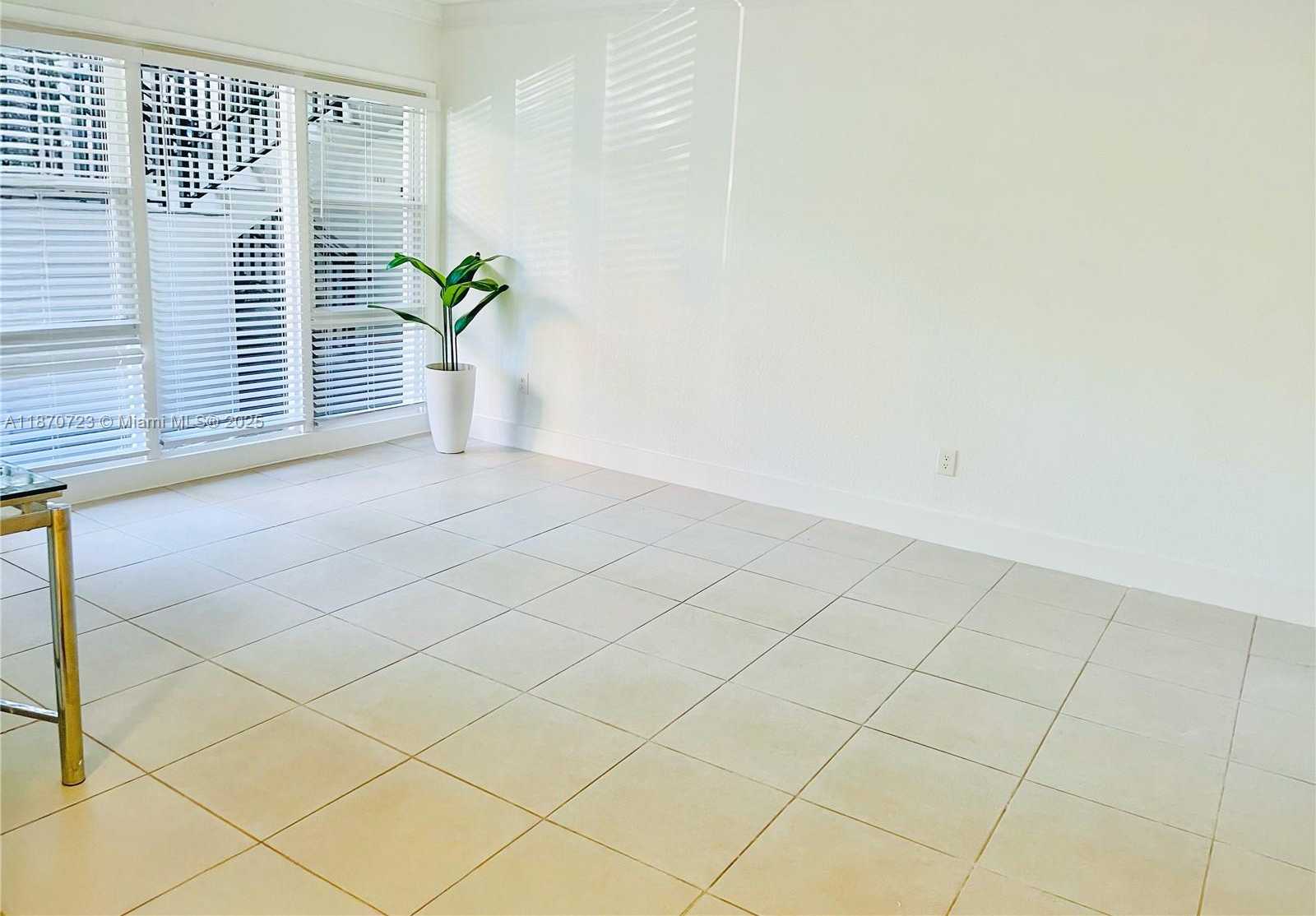 Small Image of 35 EDGEWATER DR #103, Coral Gables Number 3