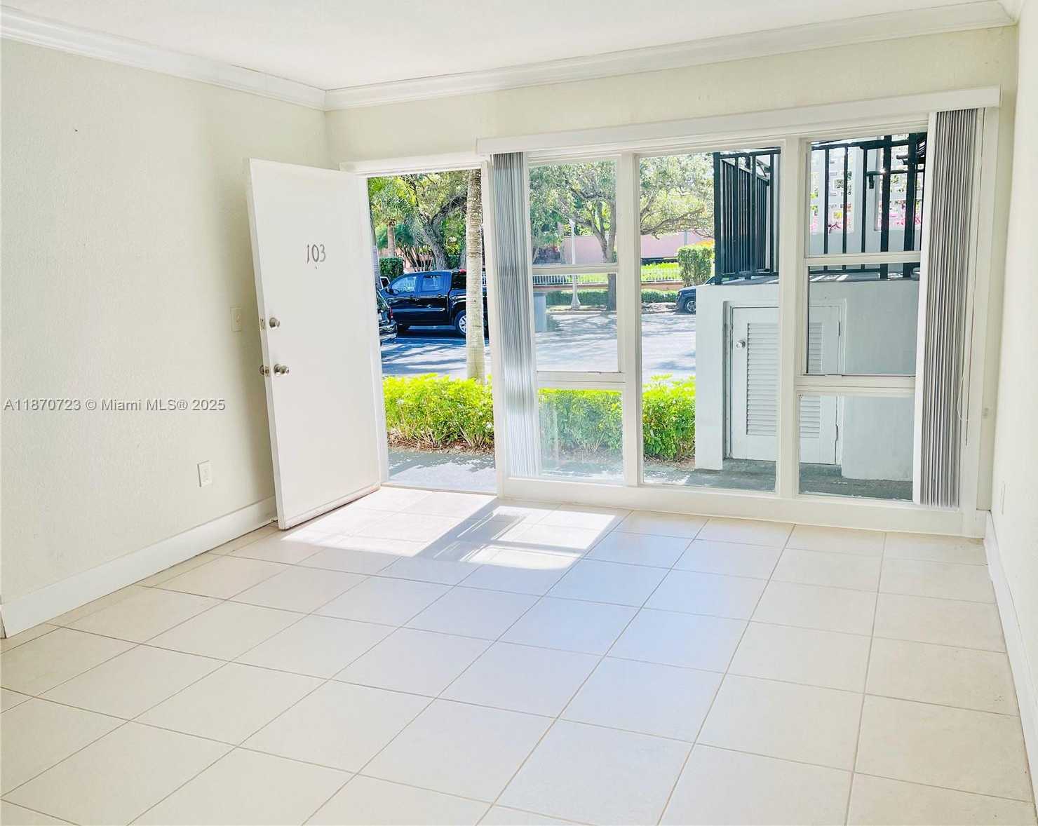 Small Image of 35 EDGEWATER DR #103, Coral Gables Number 6