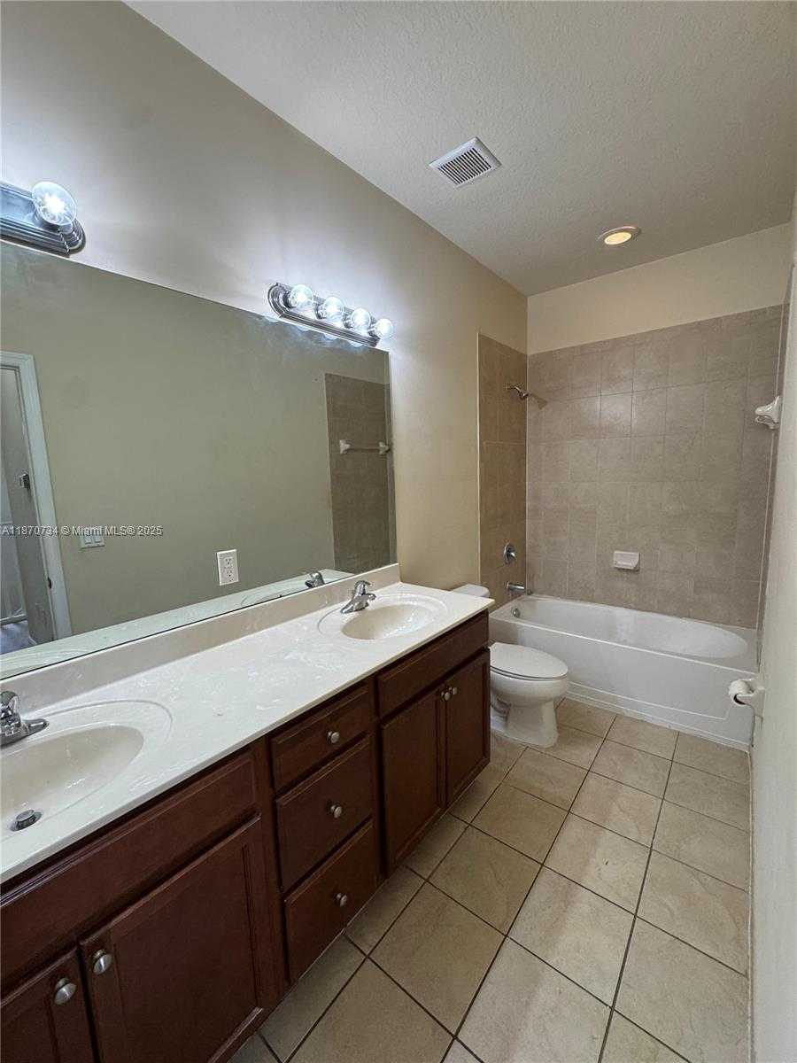 Small Image of 9227 SOUTH WEST 227 TERRACE, Miami Number 16