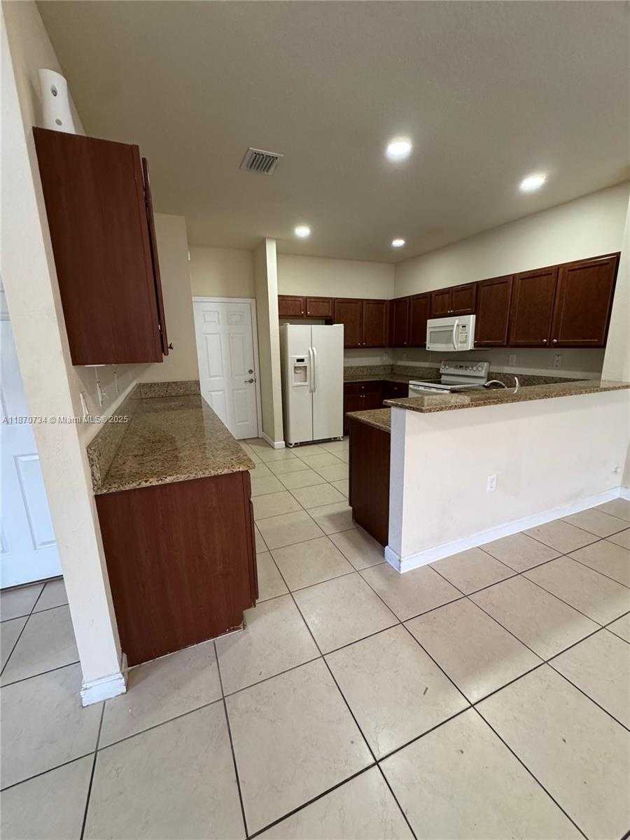 Small Image of 9227 SOUTH WEST 227 TERRACE, Miami Number 6
