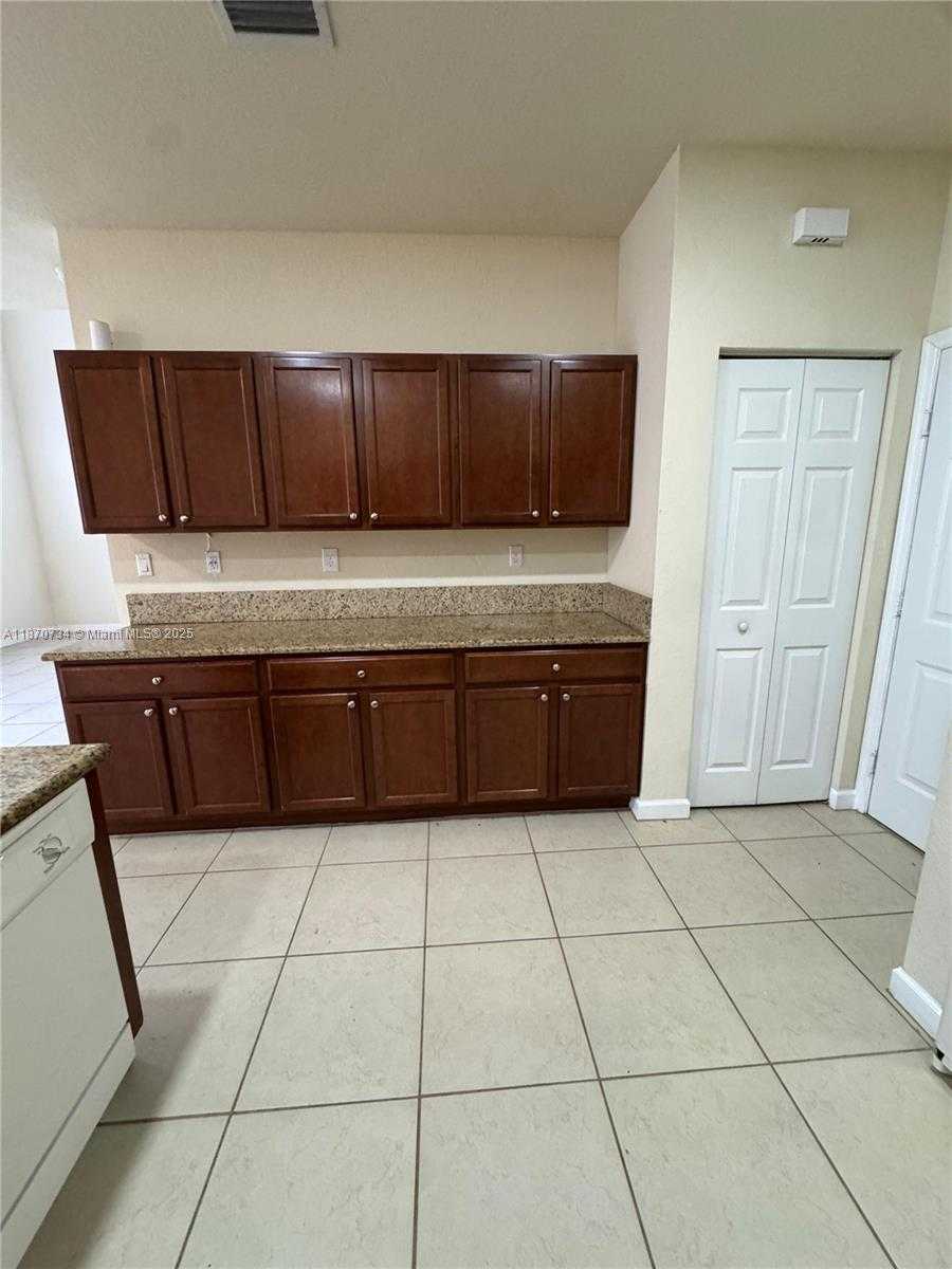 Small Image of 9227 SOUTH WEST 227 TERRACE, Miami Number 7