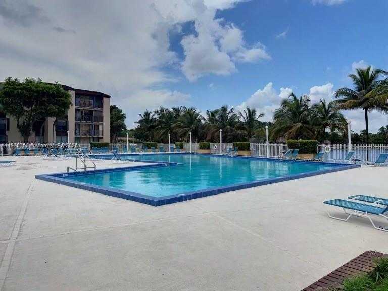 Small Image of 14311 NORTH KENDALL DR #408A, Miami Number 16
