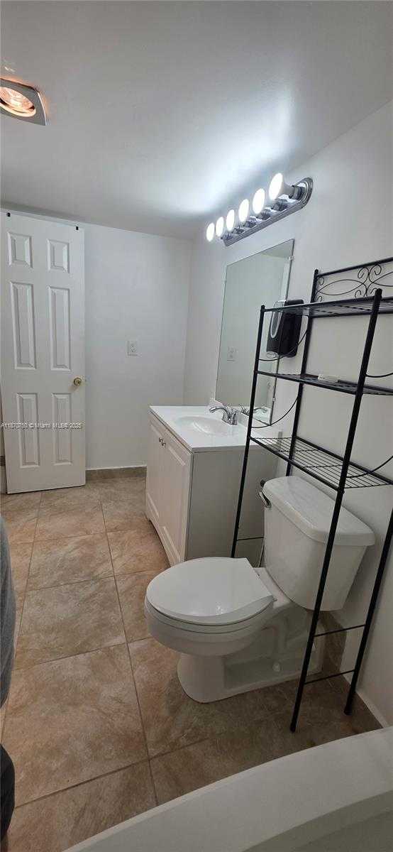 Small Image of 14311 NORTH KENDALL DR #408A, Miami Number 8
