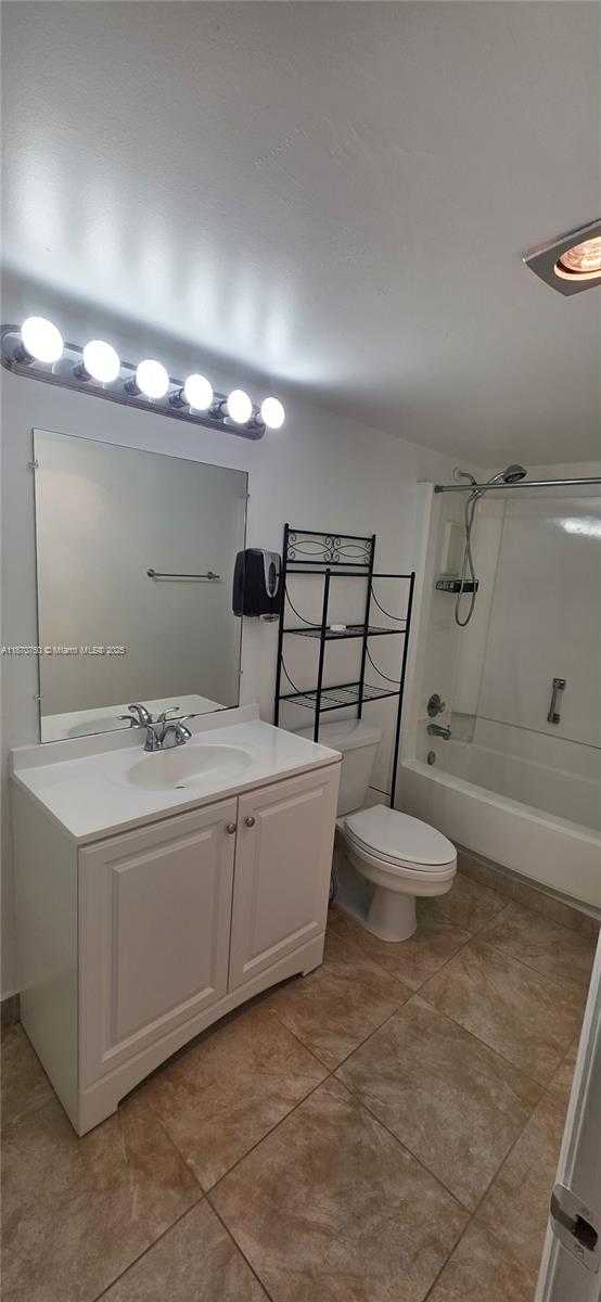Small Image of 14311 NORTH KENDALL DR #408A, Miami Number 9