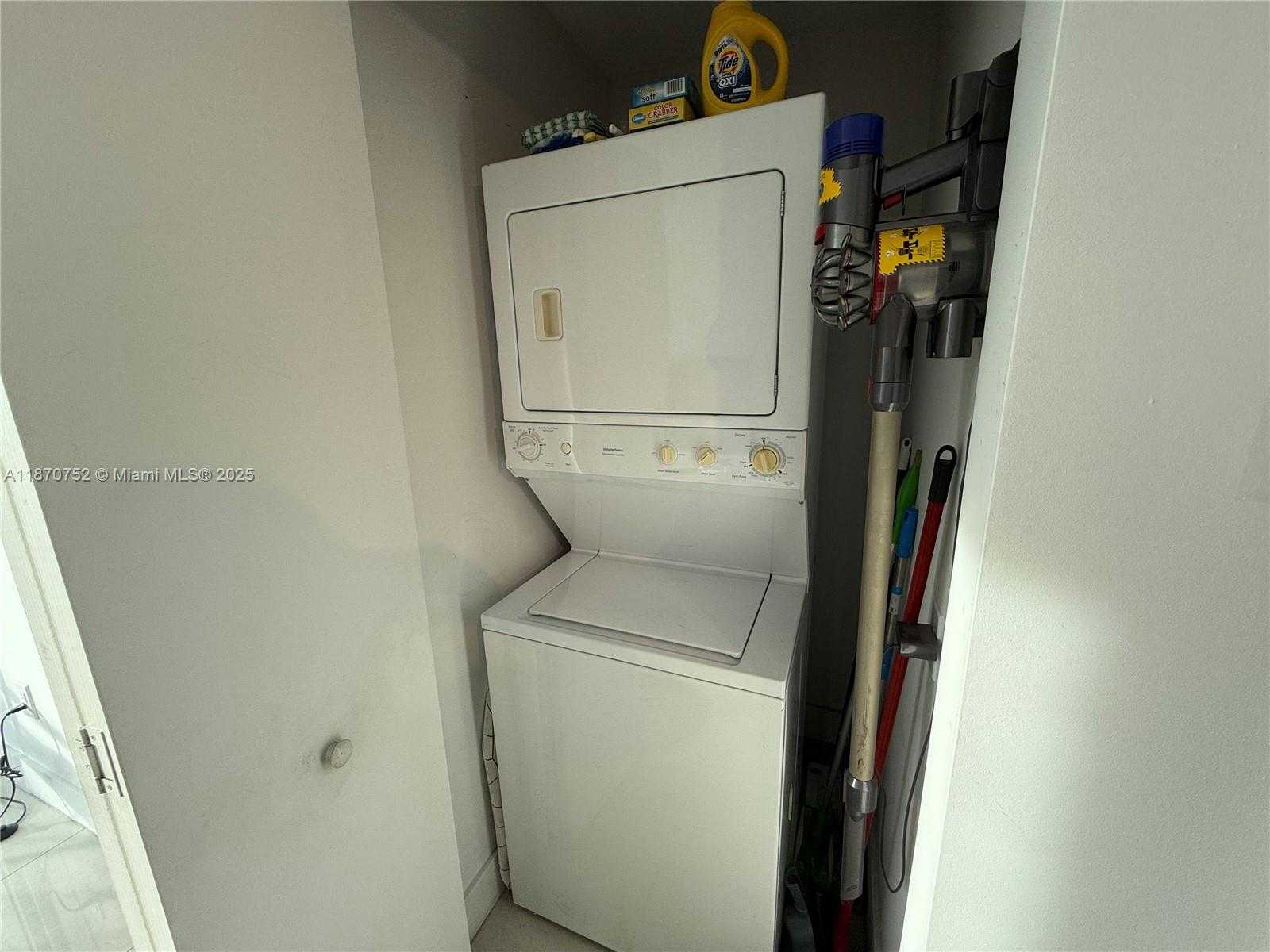 Small Image of 92 SOUTH WEST 3RD ST #3709, Miami Number 17
