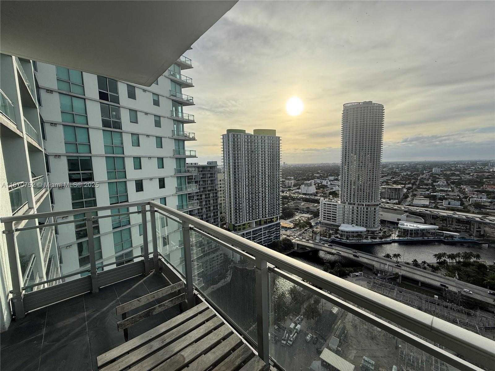 Small Image of 92 SOUTH WEST 3RD ST #3709, Miami Number 19