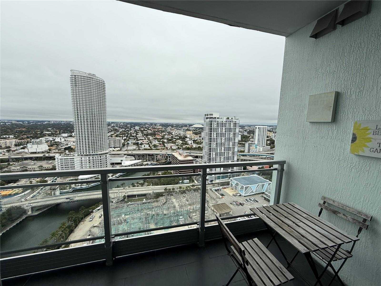 Small Image of 92 SOUTH WEST 3RD ST #3709, Miami Number 25