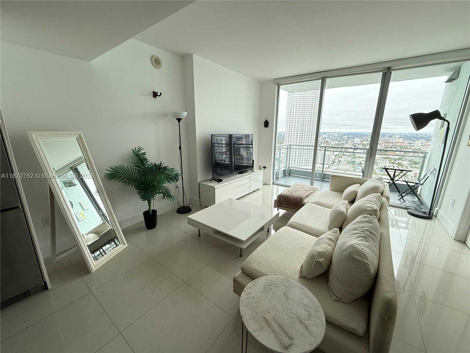 Small Image of 92 SOUTH WEST 3RD ST #3709, Miami Number 3