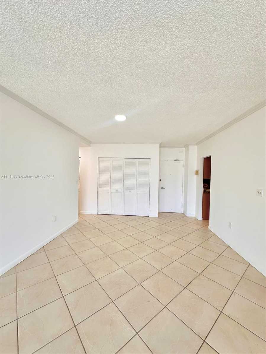 Small Image of 300 BAYVIEW DR #701, Sunny Isles Beach Number 15