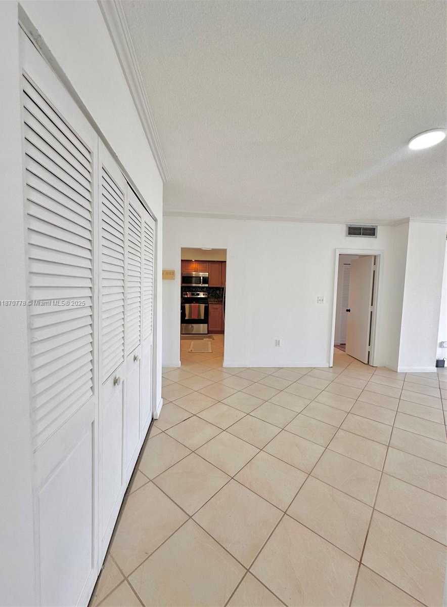 Small Image of 300 BAYVIEW DR #701, Sunny Isles Beach Number 16
