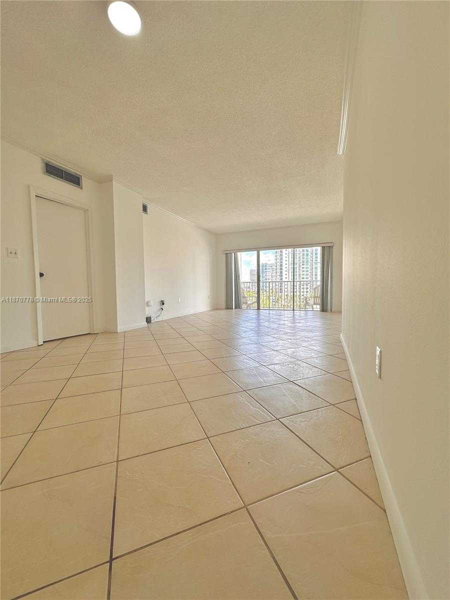 Small Image of 300 BAYVIEW DR #701, Sunny Isles Beach Number 18