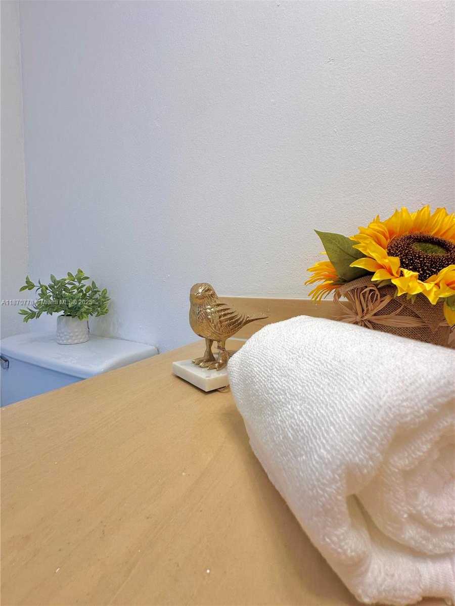 Small Image of 300 BAYVIEW DR #701, Sunny Isles Beach Number 29