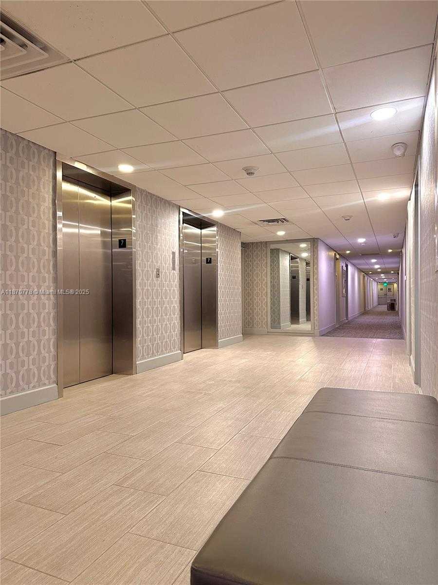 Small Image of 300 BAYVIEW DR #701, Sunny Isles Beach Number 32