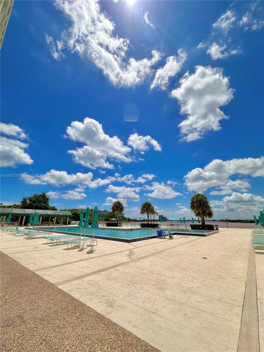 Small Image of 300 BAYVIEW DR #701, Sunny Isles Beach Number 41
