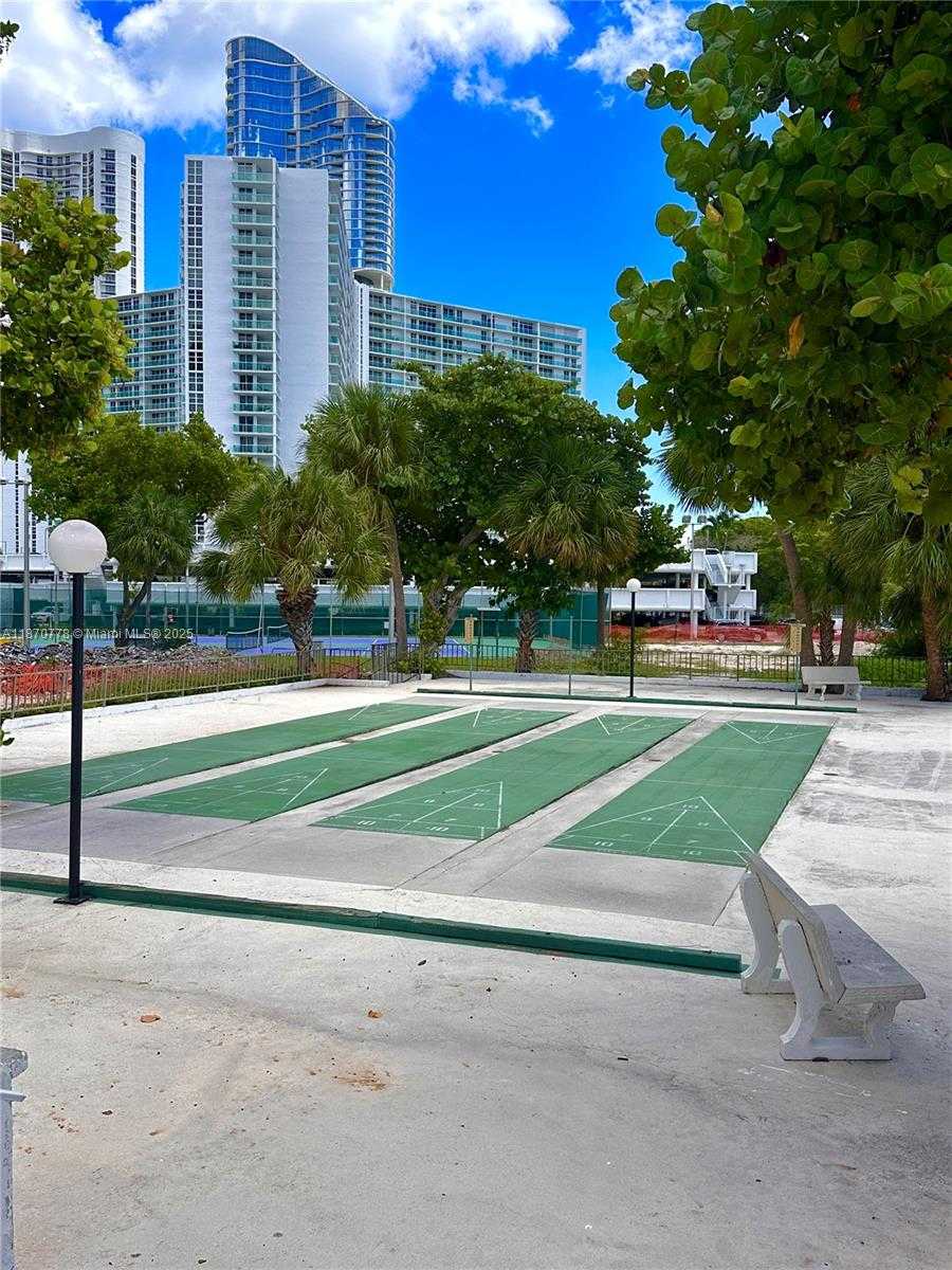 Small Image of 300 BAYVIEW DR #701, Sunny Isles Beach Number 49