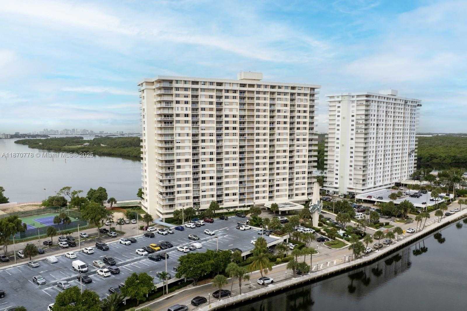Small Image of 300 BAYVIEW DR #701, Sunny Isles Beach Number 7