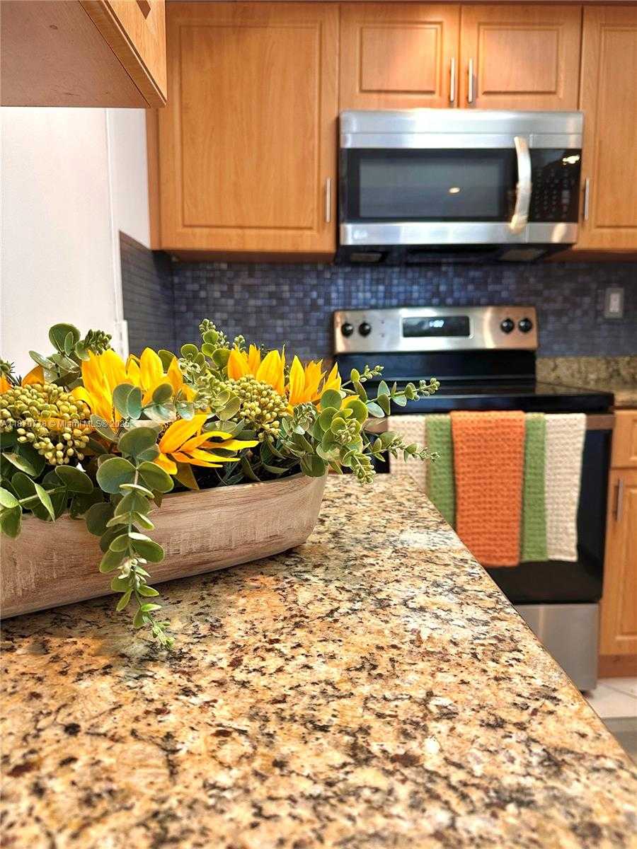 Small Image of 300 BAYVIEW DR #701, Sunny Isles Beach Number 9
