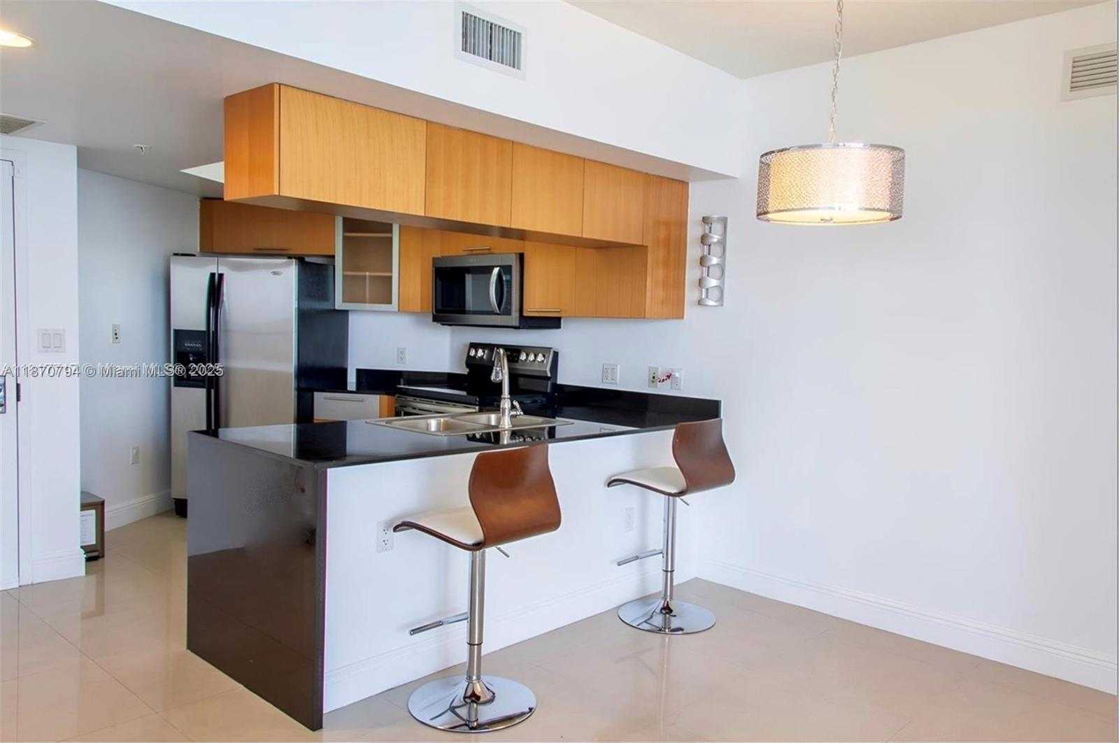 Small Image of 1750 NORTH BAYSHORE DR #2601, Miami Number 3