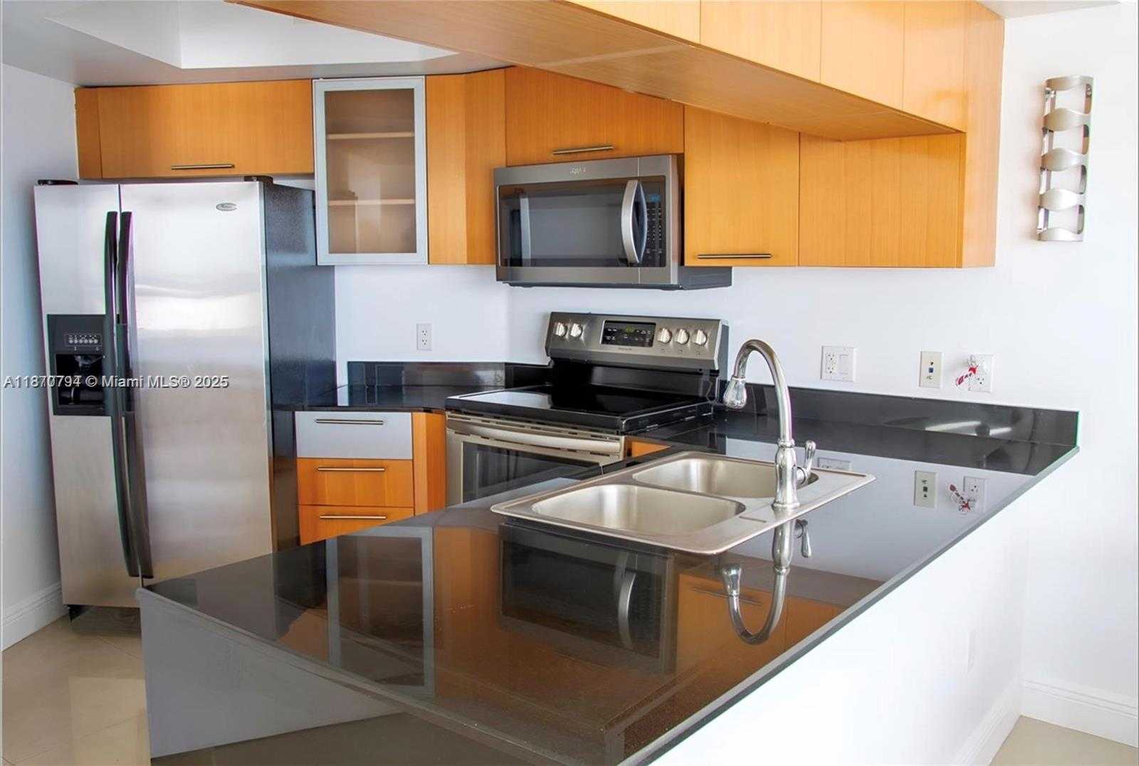 Small Image of 1750 NORTH BAYSHORE DR #2601, Miami Number 4
