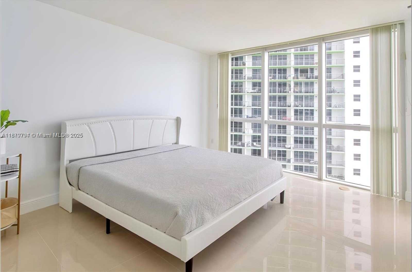 Small Image of 1750 NORTH BAYSHORE DR #2601, Miami Number 6
