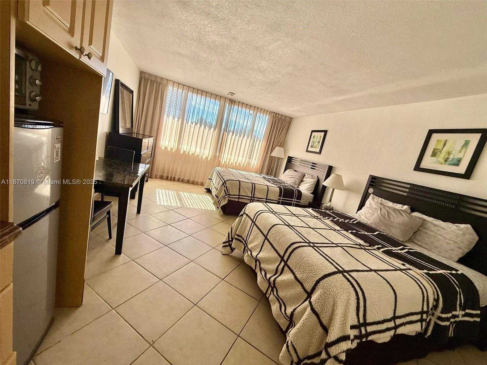 Small Image of 19201 COLLINS AVE #241, Sunny Isles Beach Number 2