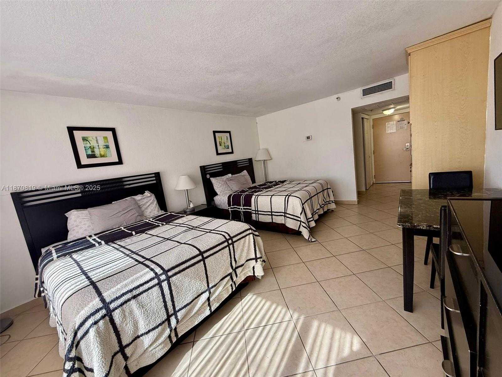 Small Image of 19201 COLLINS AVE #241, Sunny Isles Beach Number 3