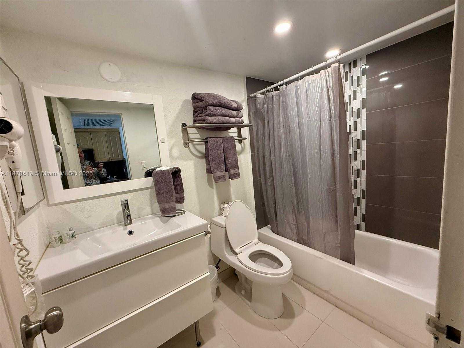Small Image of 19201 COLLINS AVE #241, Sunny Isles Beach Number 7