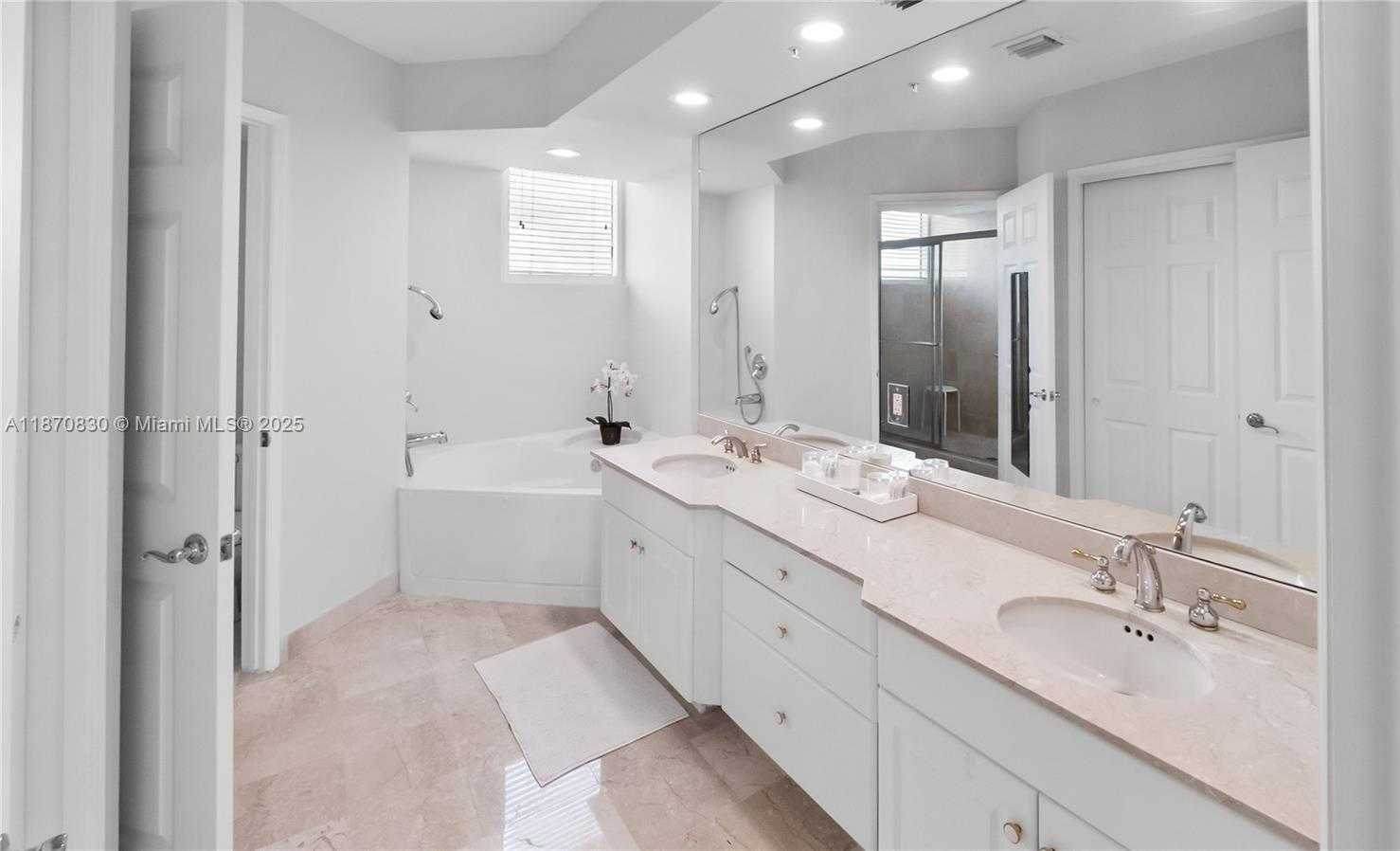 Small Image of 3370 HIDDEN BAY DR #2010, Aventura Number 19