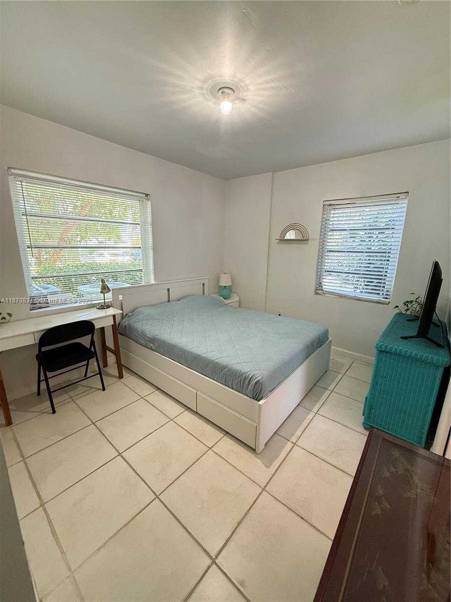 Small Image of 601 MICHIGAN AVE #3, Miami Beach Number 4