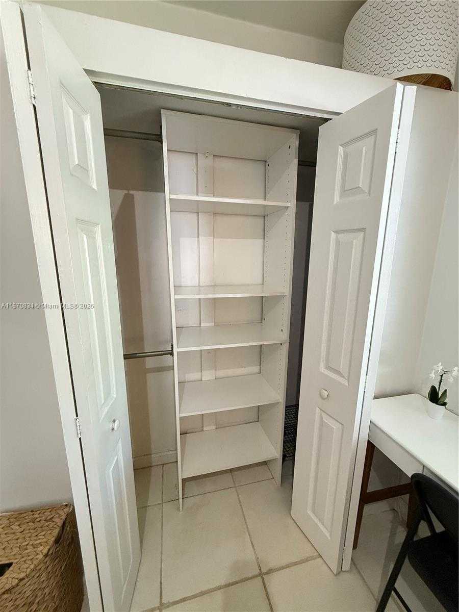Small Image of 601 MICHIGAN AVE #3, Miami Beach Number 5