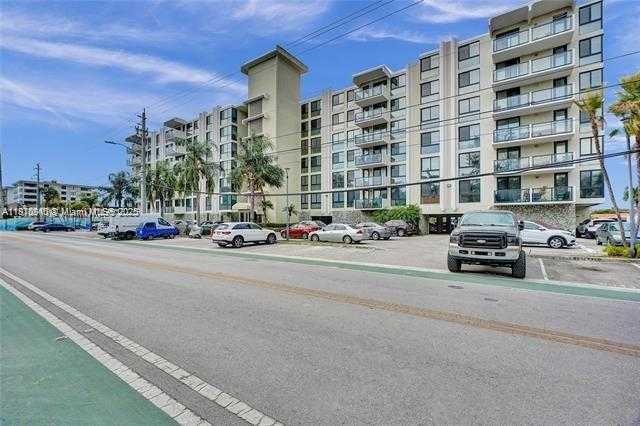 Small Image of 9800 WEST BAY HARBOR DR #401, Bay Harbor Islands Number 14