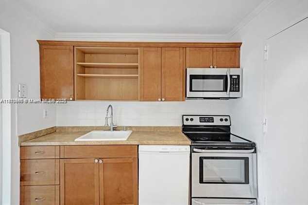 Small Image of 9800 WEST BAY HARBOR DR #401, Bay Harbor Islands Number 34