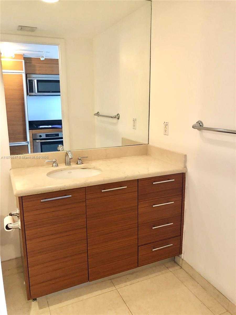 Small Image of 50 BISCAYNE BLVD #3809, Miami Number 11
