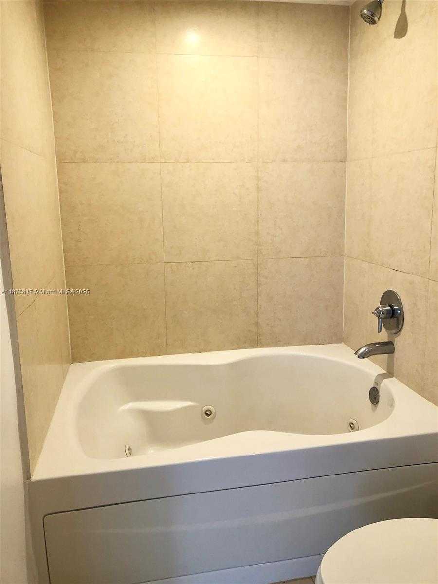 Small Image of 50 BISCAYNE BLVD #3809, Miami Number 13