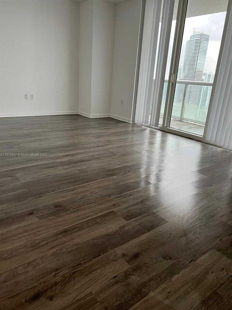 Small Image of 50 BISCAYNE BLVD #3809, Miami Number 3