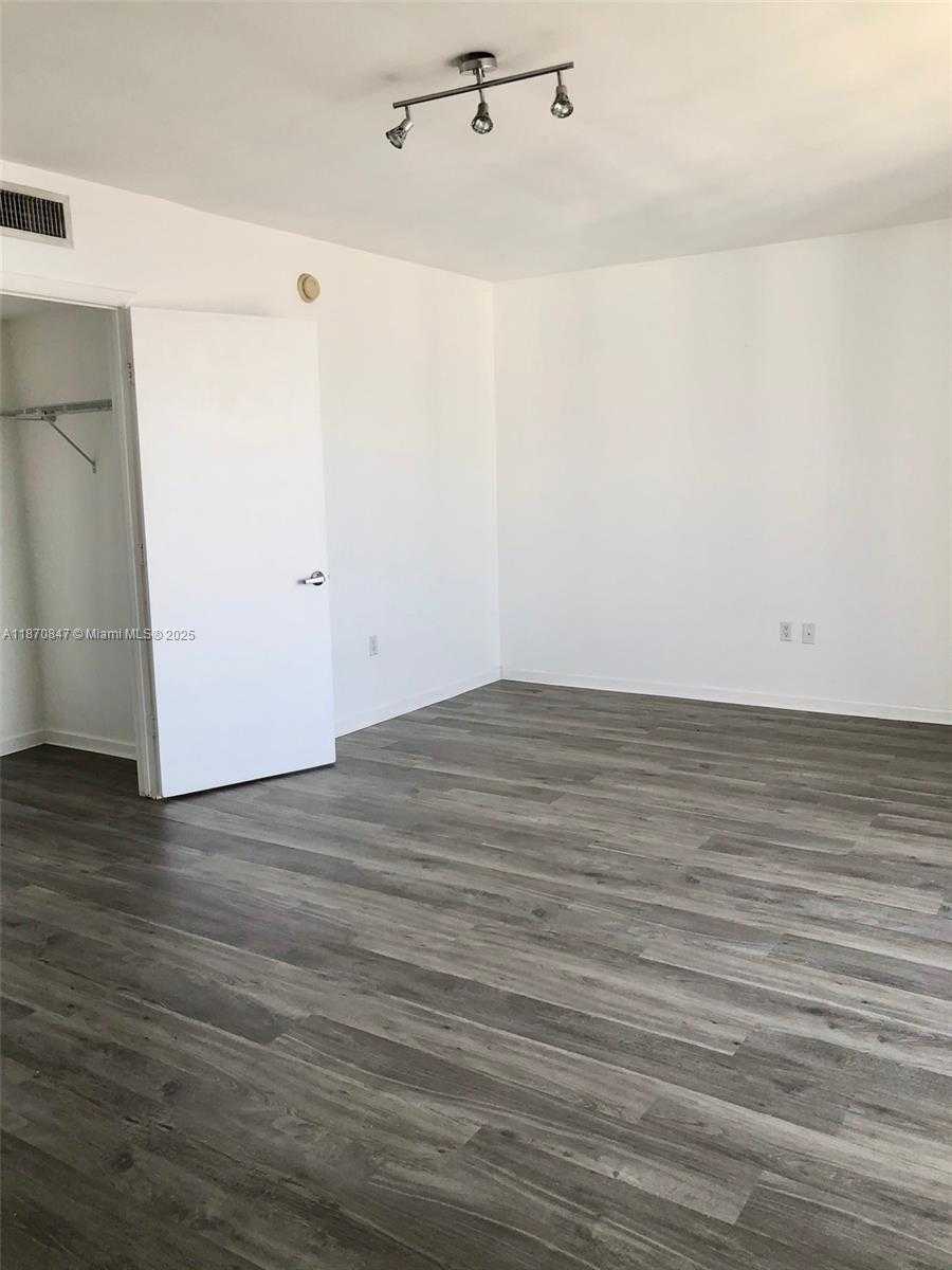 Small Image of 50 BISCAYNE BLVD #3809, Miami Number 4