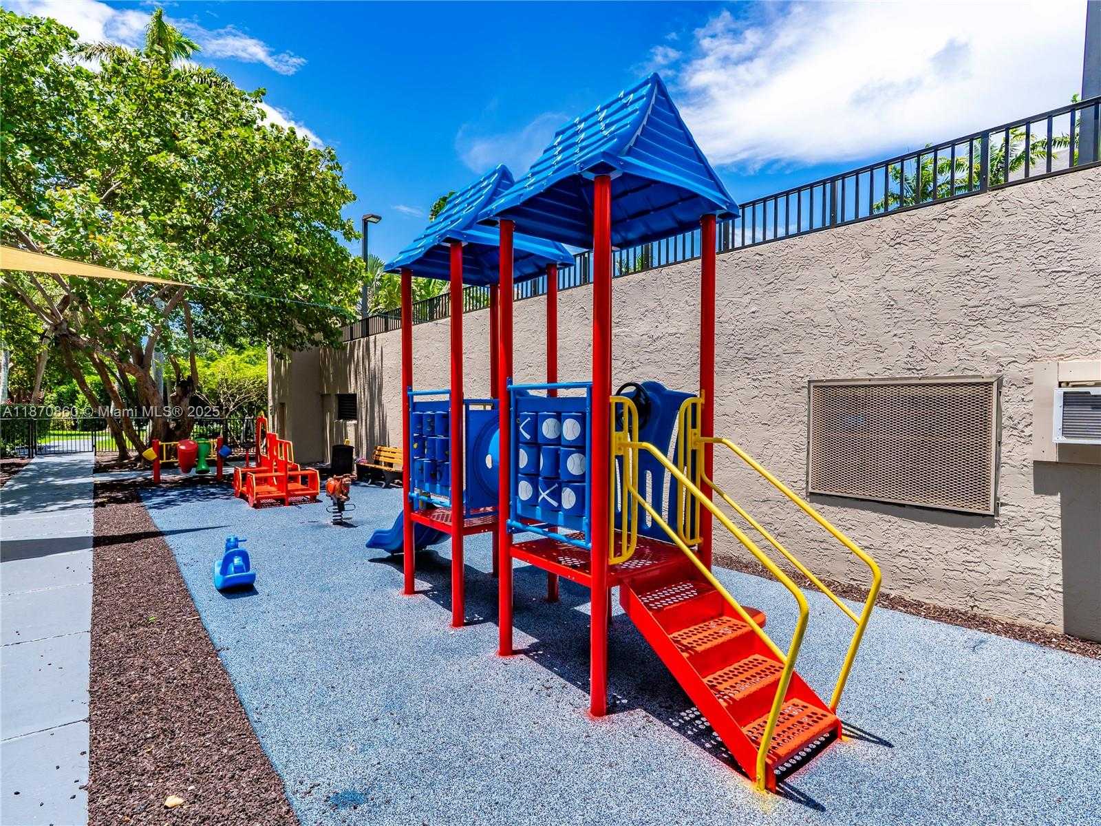 Small Image of 101 CRANDON BLVD #178, Key Biscayne Number 25
