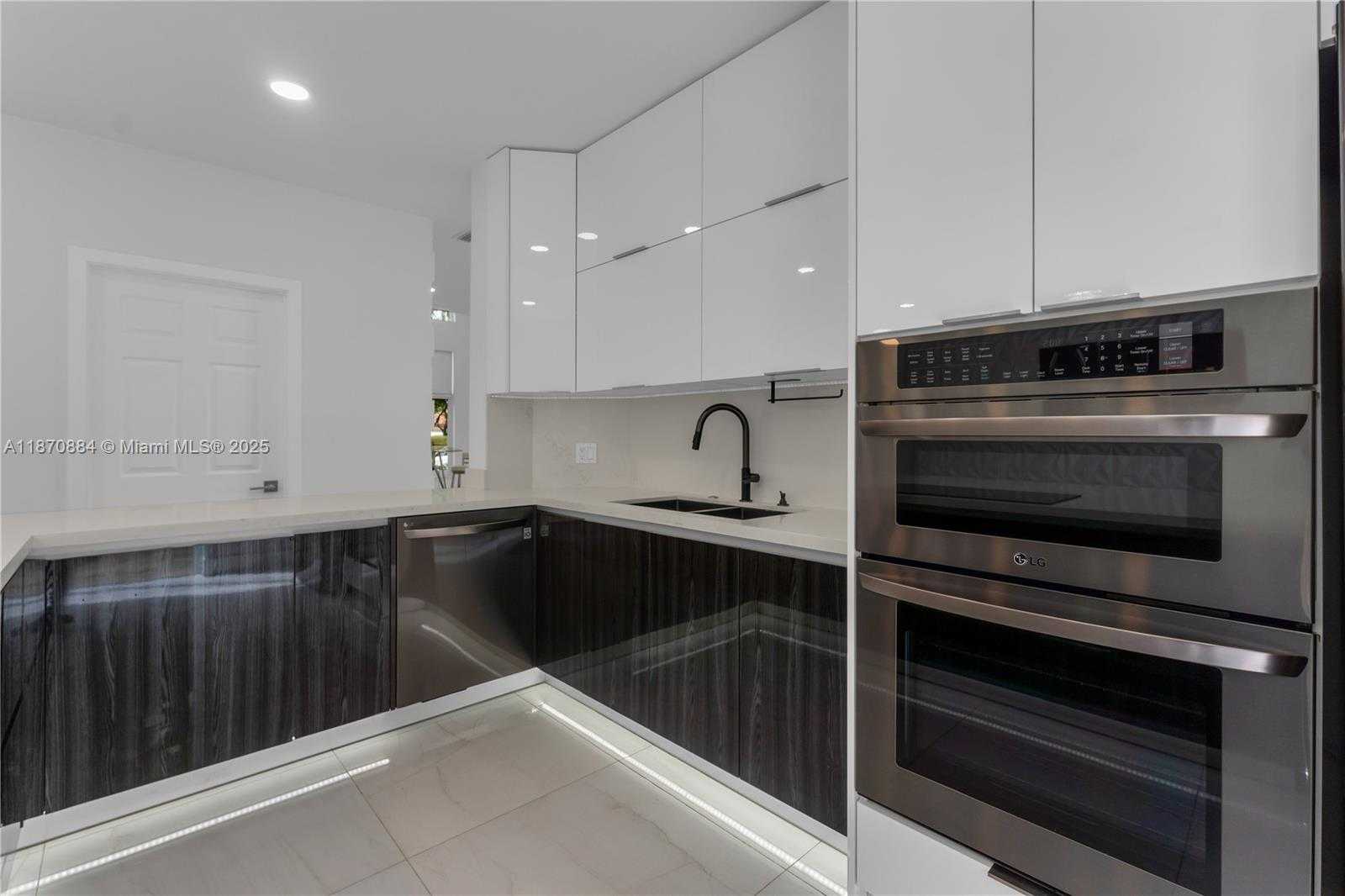 Small Image of 11230 NORTH WEST 59TH TER, Doral Number 16