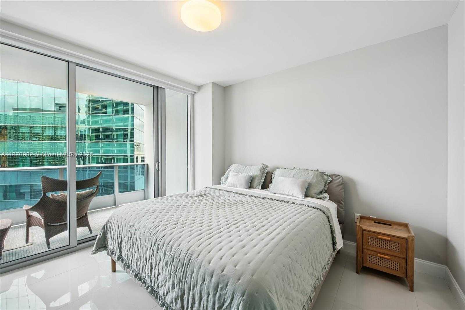 Small Image of 200 BISCAYNE BOULEVARD WAY #3113, Miami Number 10