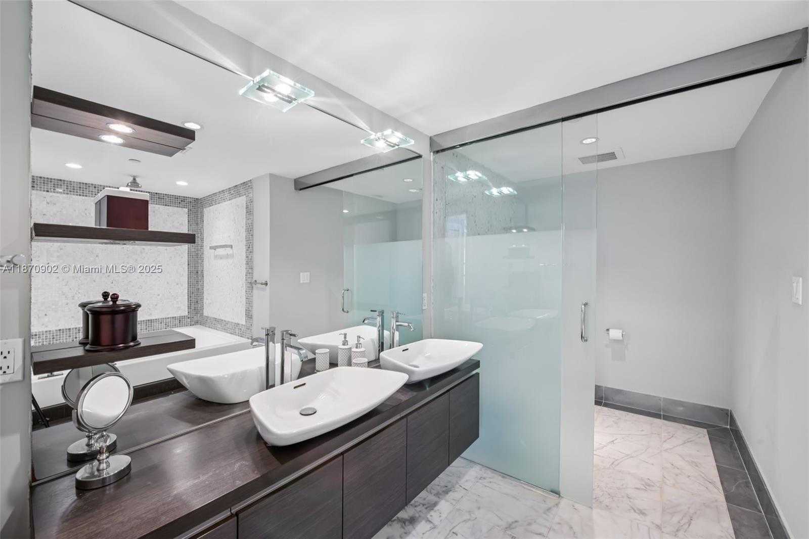 Small Image of 200 BISCAYNE BOULEVARD WAY #3113, Miami Number 15