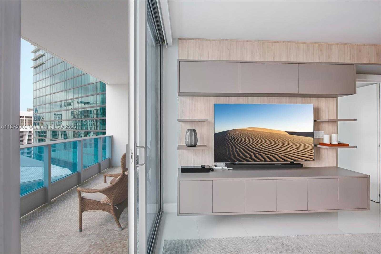 Small Image of 200 BISCAYNE BOULEVARD WAY #3113, Miami Number 3