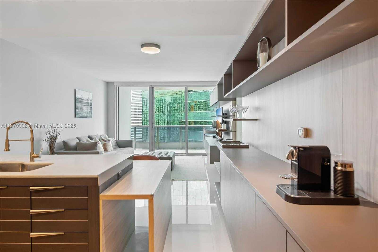 Small Image of 200 BISCAYNE BOULEVARD WAY #3113, Miami Number 5