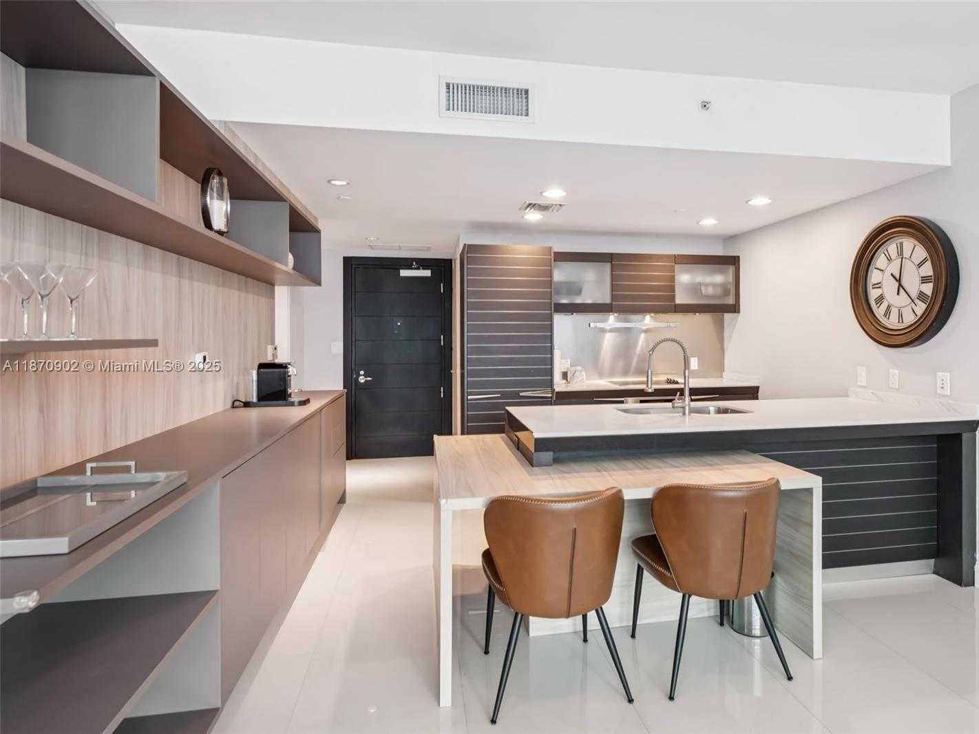 Small Image of 200 BISCAYNE BOULEVARD WAY #3113, Miami Number 8